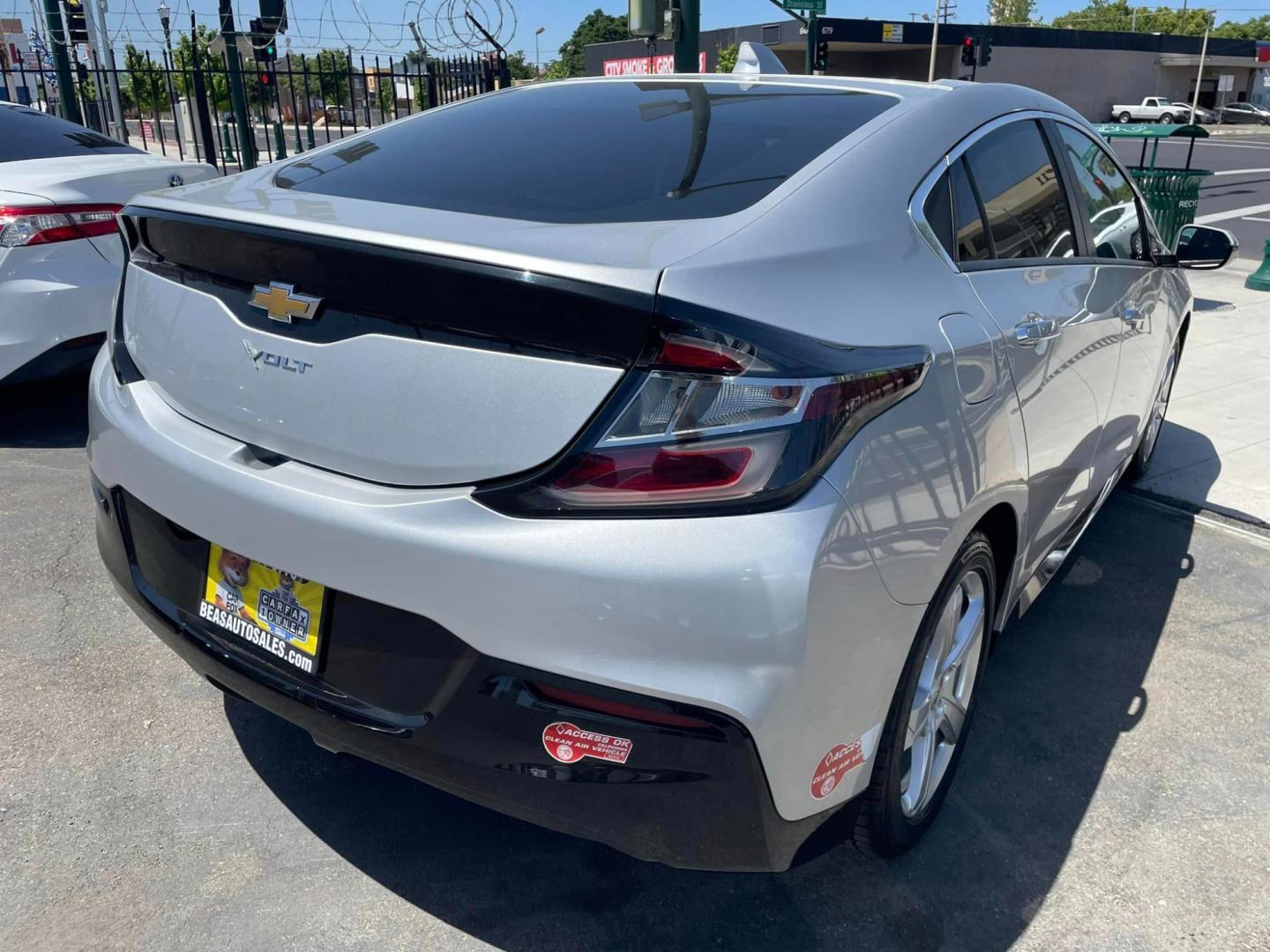 2018 SILVER /BLACK Chevrolet Volt LT (1G1RC6S57JU) with an 1.5L L4 DOHC 16V engine, CVT transmission, located at 744 E Miner Ave, Stockton, CA, 95202, (209) 944-5770, 37.956863, -121.282082 - PLUS TAXES AND FEES - Photo#12